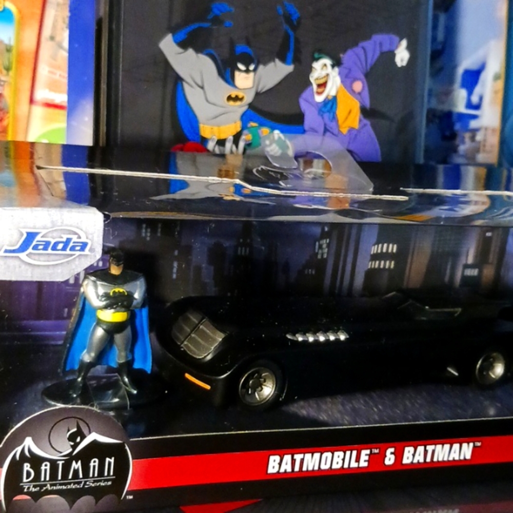 Batmobile & Batman TM- The Animated Series, 1:32, Black & Blue.